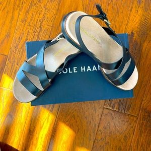 Cole Haan almost originalbrand leather sandals.